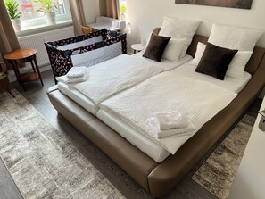 3 habitaciones, escritorio, cuna de viaje y wifi gratis