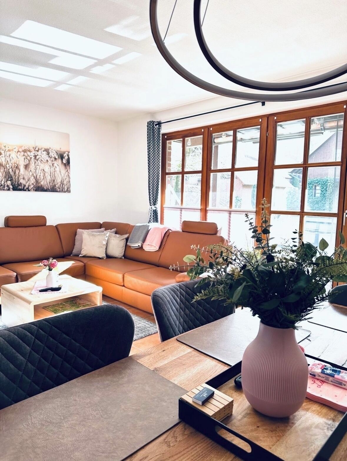 TV connectée, cheminée, jeux vidéo, table de tennis de table