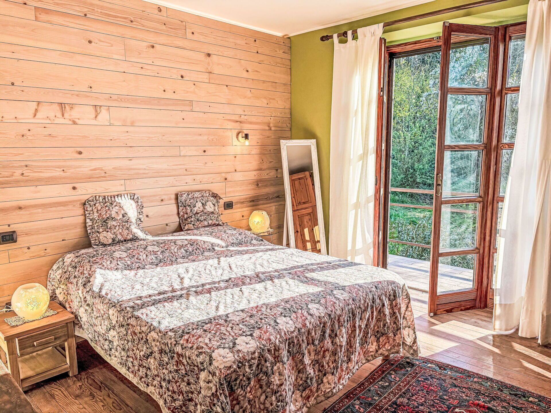 2 bedrooms, travel cot, free WiFi