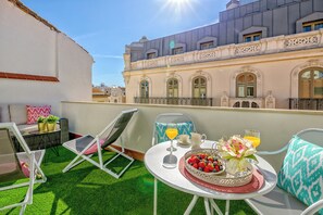 Appartement Luxe, 1 très grand lit et 1 canapé-lit | Terrasse/Patio