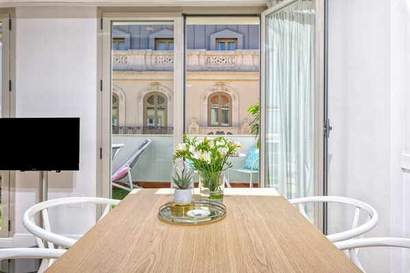 Appartement Luxe, 1 très grand lit et 1 canapé-lit | Coin séjour