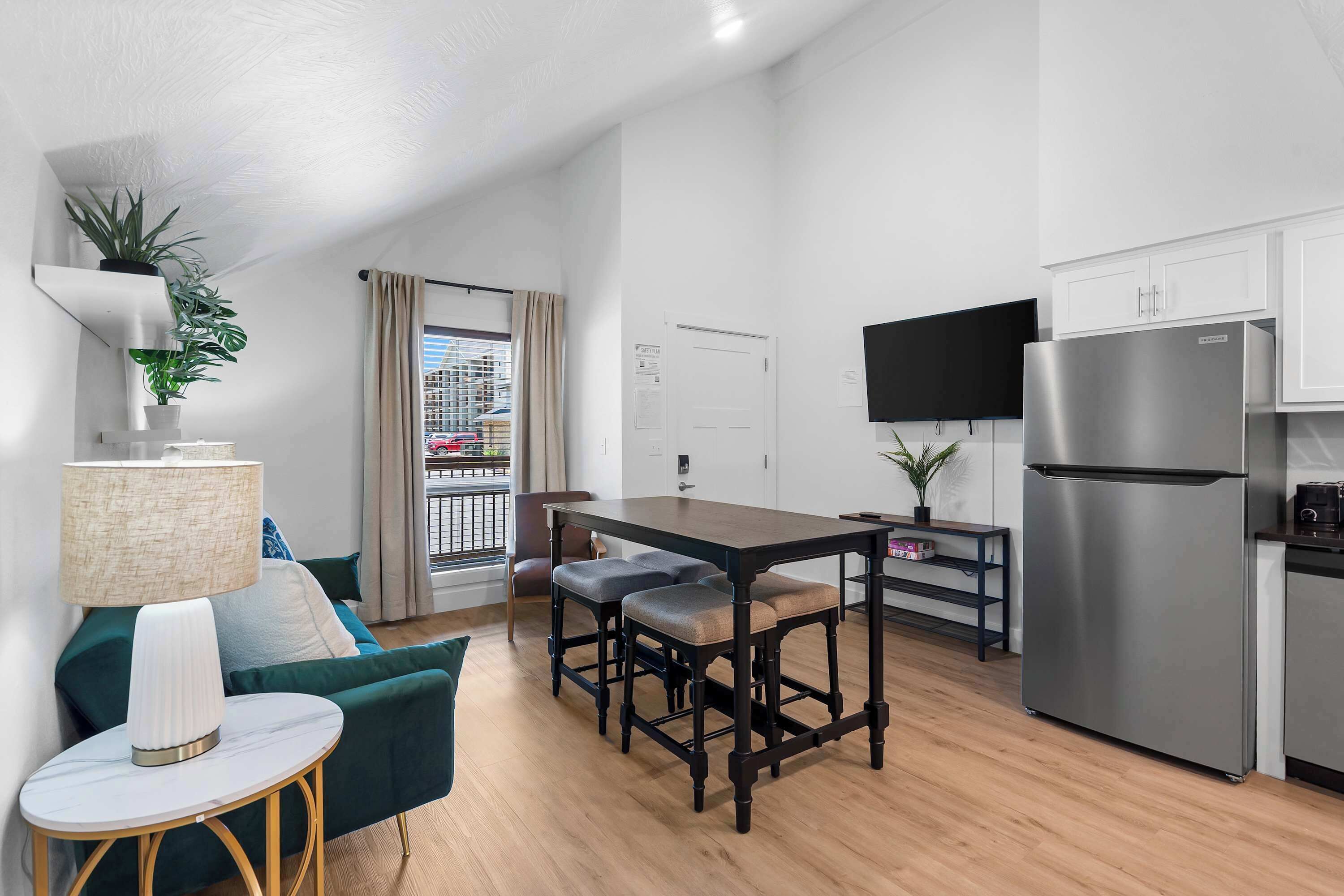 Condo, varias camas, balcón (403 Vet's Blvd E-391) | Interior