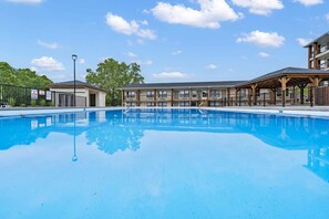 Pool - Creek View Near the Landing (Branson)