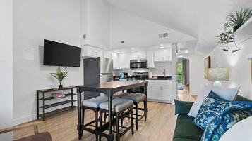 Condo, Multiple Beds, Balcony (403 Vet's Blvd E-391) | Interior