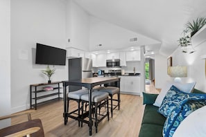 Condo, Multiple Beds, Balcony (403 Vet's Blvd E-391) | Interior