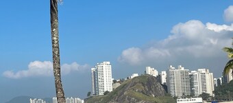 Charming 2-bedroom apartment in terrific Vila Julia Guarujá with AC