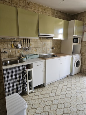 Microwave, stovetop