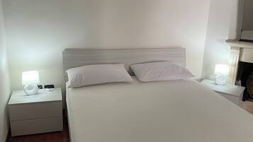 1 camera, ferro/asse da stiro, Wi-Fi, lenzuola