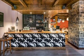 Bar (in der Unterkunft)