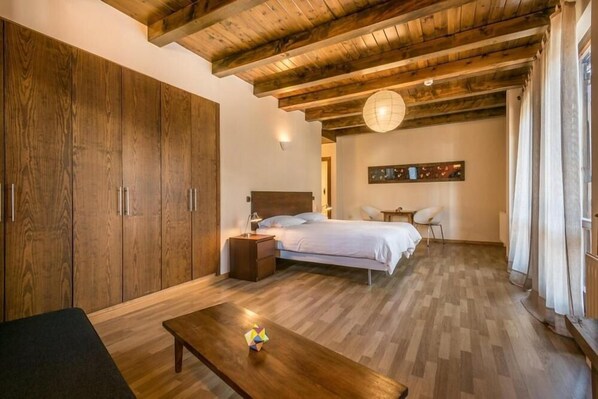 Coffres-forts dans les chambres, bureau