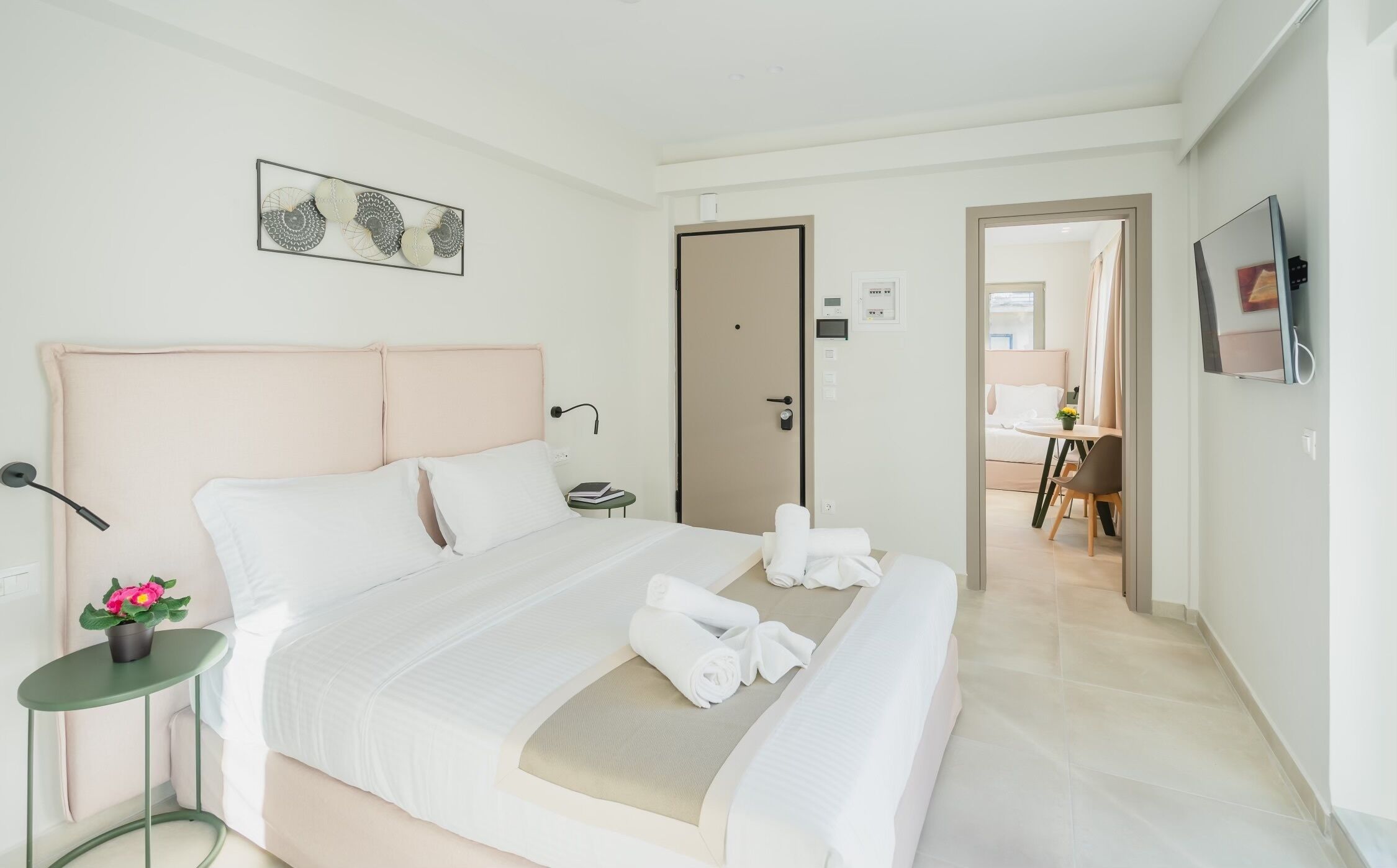 602-603 Connecting Apartments | Caja de seguridad en la habitación, cortinas blackout y insonorización 