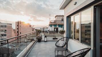 700 Luxury Suite | Balcony