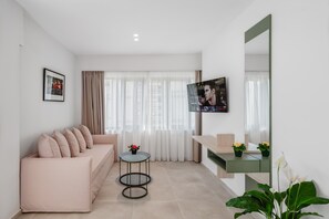 In-room safe, blackout curtains, soundproofing, iron/ironing board - ELA FIVE RESIDENCES  (Athina)