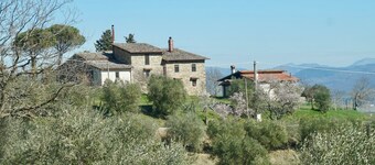 Farmhouse with incredible view with pool