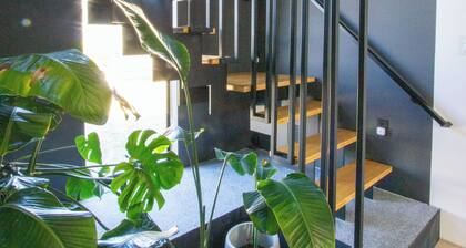 Modern House 1 minute walk to surf beach. Onjuku, Chiba. Near Tokyo.