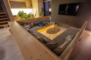 Smart TV, computer monitors