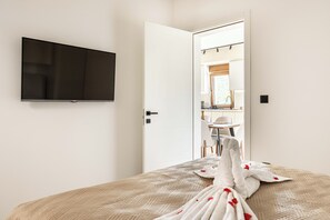 2 bedrooms, WiFi, bed sheets