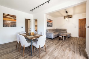 Dining - Skyline Residences (Bigova)