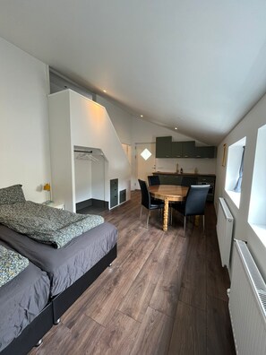 2 bedrooms, free WiFi, bed sheets, wheelchair access - Birta Stable Apartment at Cora's Icelandic horse farm in South Iceland (Ölfus)