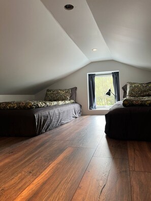 2 bedrooms, free WiFi, bed sheets, wheelchair access
