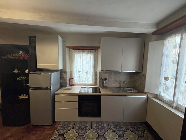 Oven, stovetop