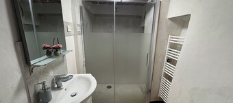 Within walking distance of downtown, with free public parking