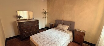 Within walking distance of downtown, with free public parking