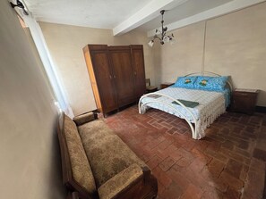 2 bedrooms, bed sheets