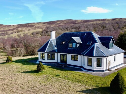 The Challenger Estate - Lodge