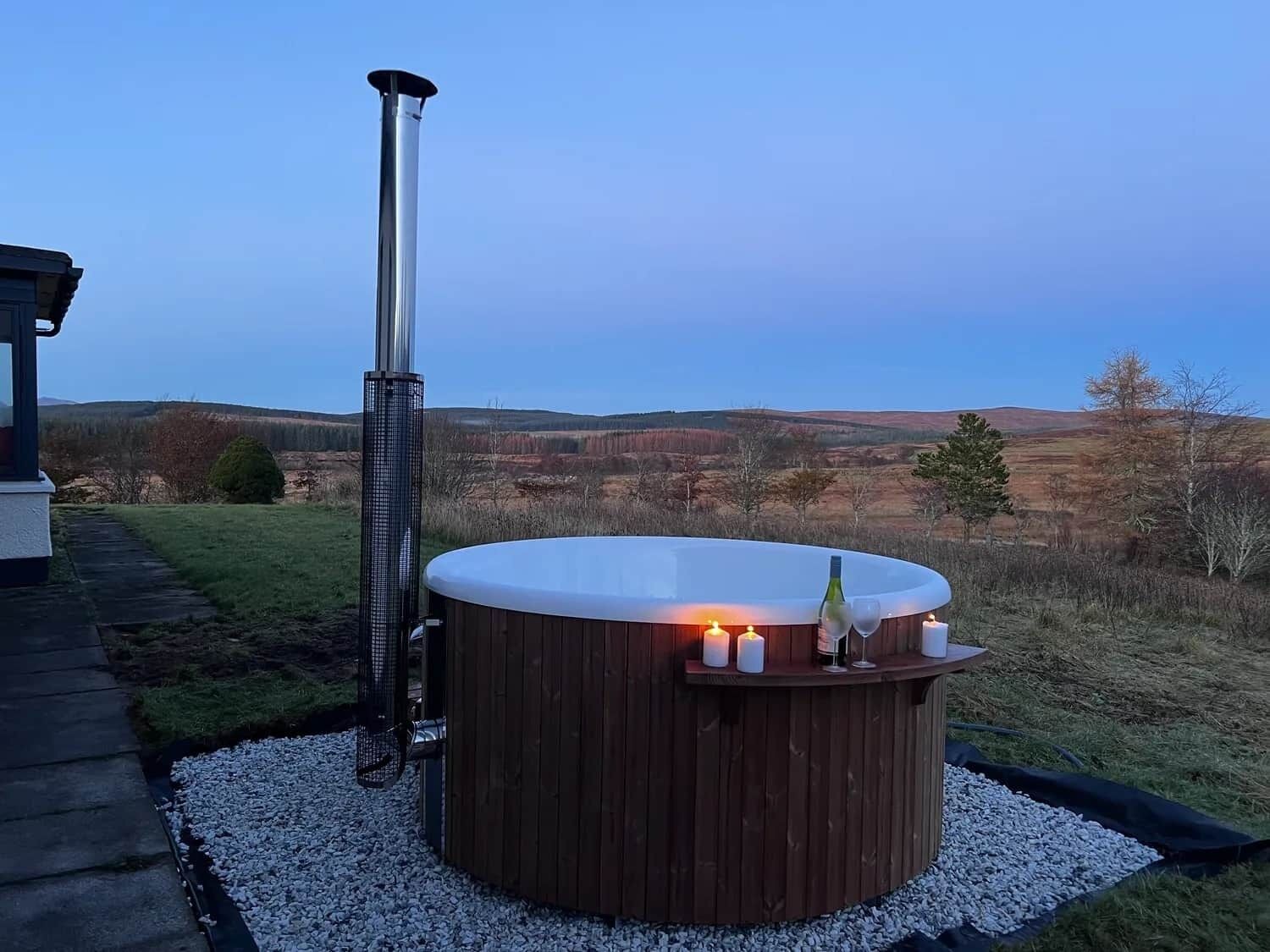 Bañera de hidromasaje al aire libre