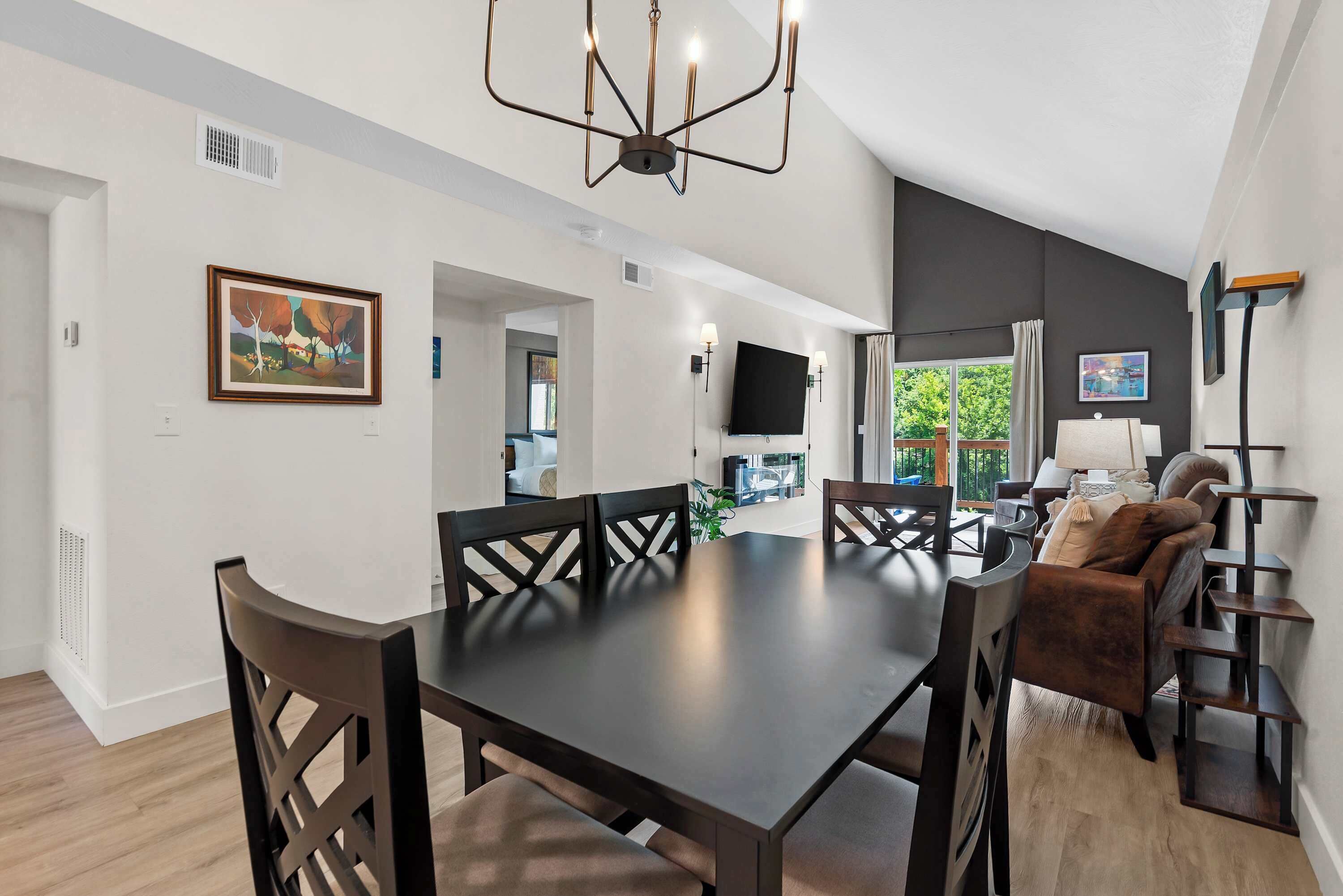 Condo, Multiple Beds, Balcony (403 Veterans 389/391) | Dining