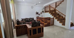Living area - Kandy Grand Ocacia (Kandy)