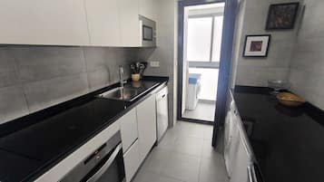 Micro-ondes, four, plaque de cuisson, lave-vaisselle