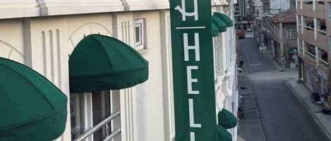 Mặt tiền nơi lưu trú