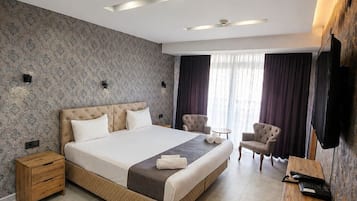 Quarto casal standard, vista para a cidade | Wi-Fi de cortesia