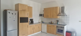 Bright apartment near ICE train station