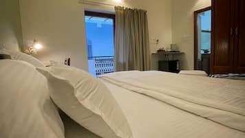 3 chambres, fer et planche à repasser, Wi-Fi, draps fournis