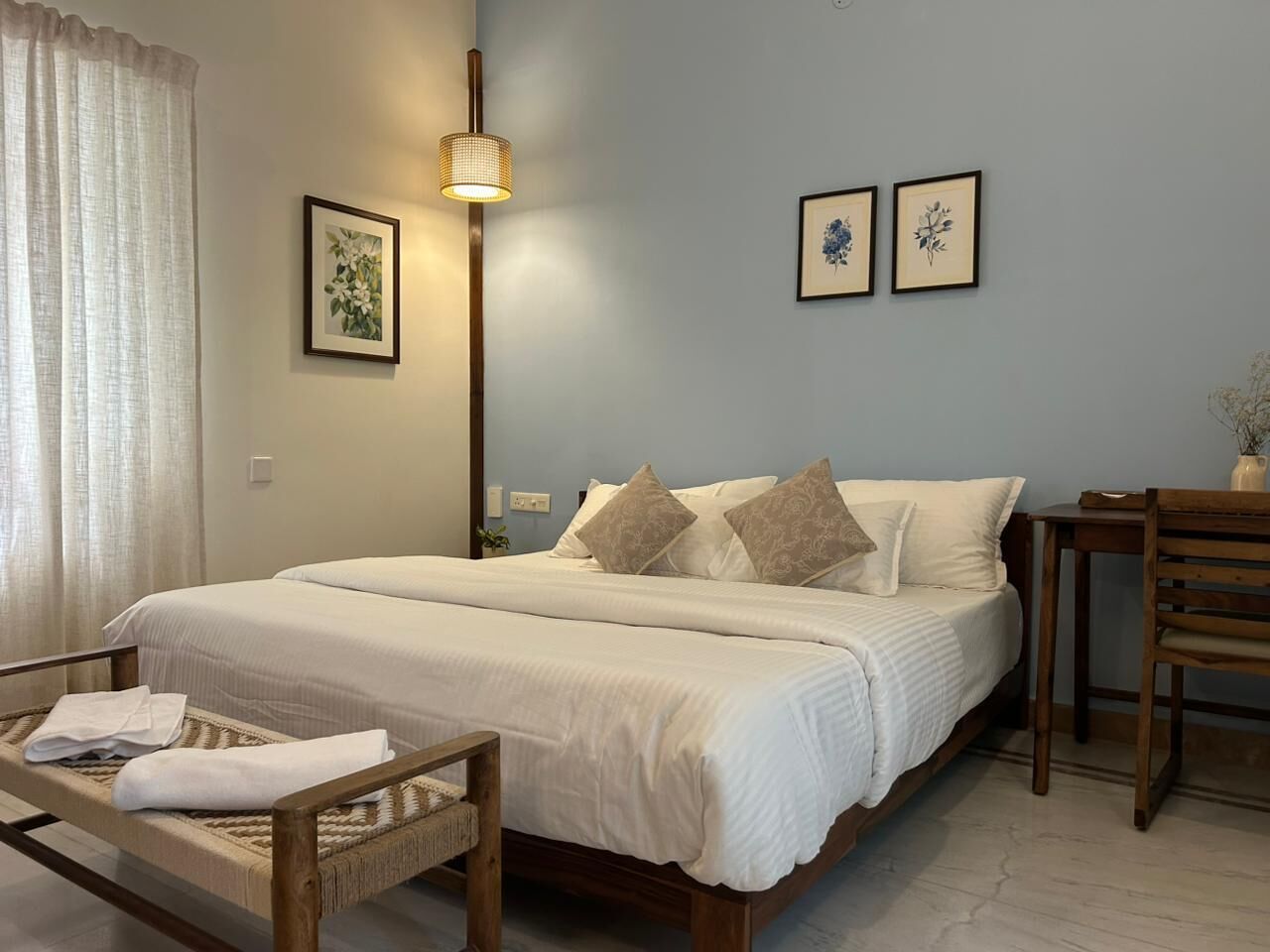 3 chambres, fer et planche à repasser, Wi-Fi, draps fournis