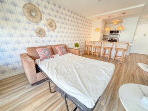 2 bedrooms, iron/ironing board, free WiFi, bed sheets