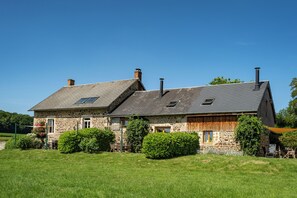 Deluxe-Haus, 2 Schlafzimmer, Terrasse, Poolblick | Terrasse/Patio