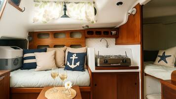 1 sovrum och sängkläder