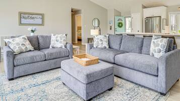 House (4 Bedrooms) | Interior