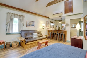 Apartment (0 Bedroom) | Interior - Walk to Park & River: Dog-friendly Cambridge Gem (Cambridge)