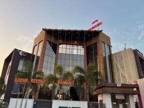 Front of property - Hotel Geeta Garden (Unnao)