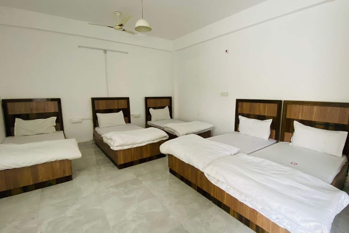 Shared Dormitory | Free WiFi
