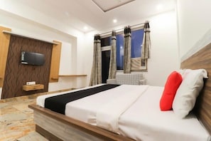 Luxury Suite, Balcony, City View | Free WiFi - Hotel Geeta Garden (Unnao)