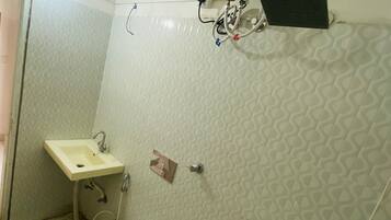 Shared Dormitory | Bathroom