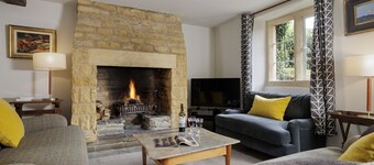 Charming dog friendly cottage - Bank Cottage