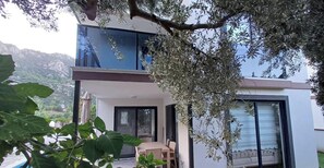 Outdoor dining - Natural wonder, Turunç offers a peaceful and enjoyable holiday in nature. (Turunç)