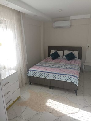 2 quartos, ferros/tábuas de passar roupa, Wi-Fi, roupa de cama